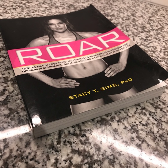 ROAR: How to match your food and fitness to your unique female…..Like New! - Picture 2 of 2
